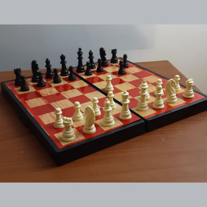 شطرنج مغناطيسى 3 فى 1 مع طاولة
